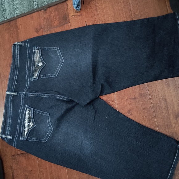 Karen T denim capris with bling - Picture 2 of 3